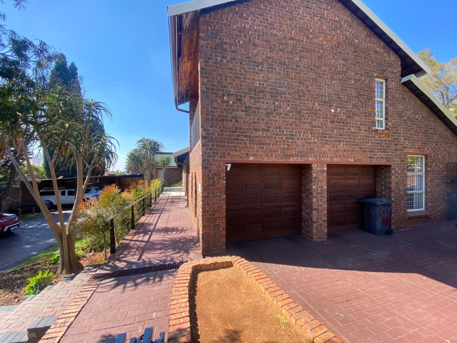 4 Bedroom Property for Sale in Moreleta Park Gauteng
