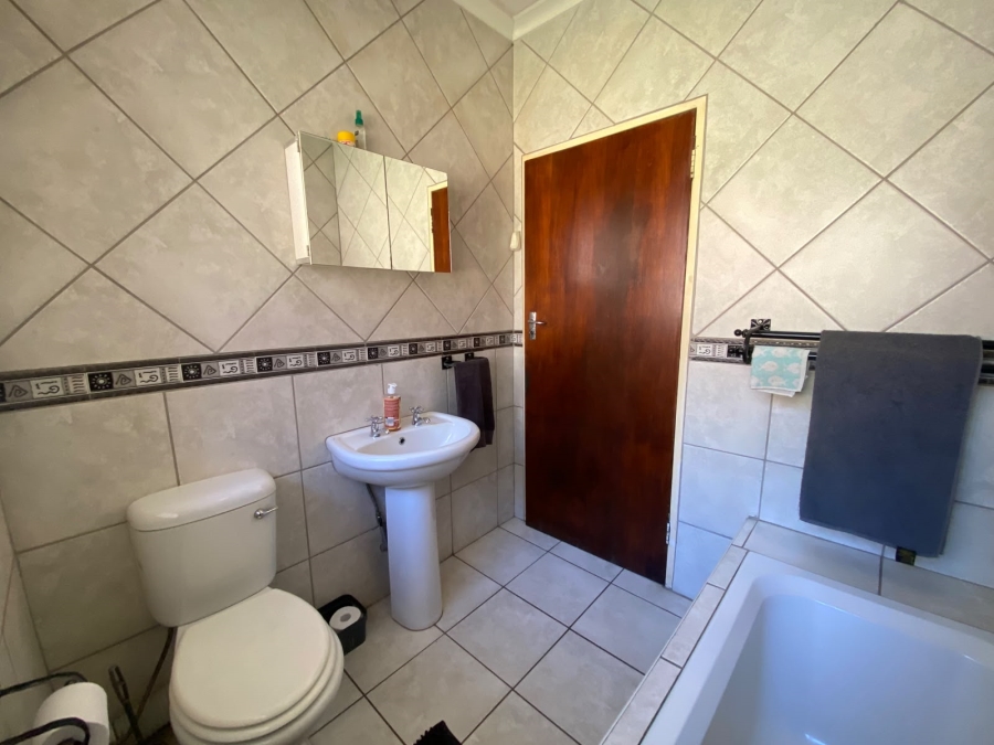 4 Bedroom Property for Sale in Moreleta Park Gauteng
