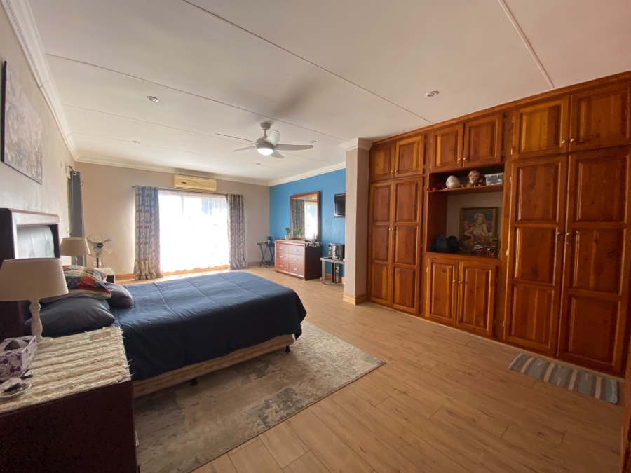 4 Bedroom Property for Sale in Moreleta Park Gauteng
