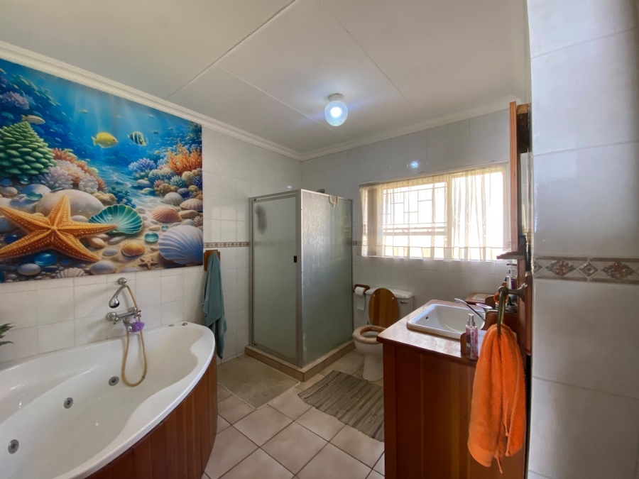 4 Bedroom Property for Sale in Moreleta Park Gauteng