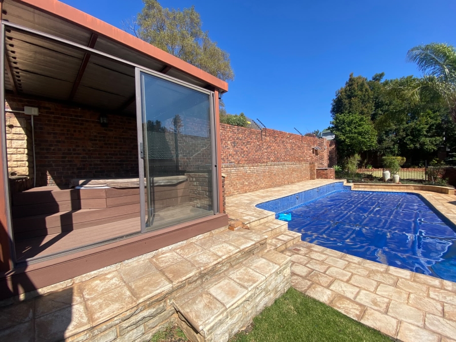 4 Bedroom Property for Sale in Moreleta Park Gauteng