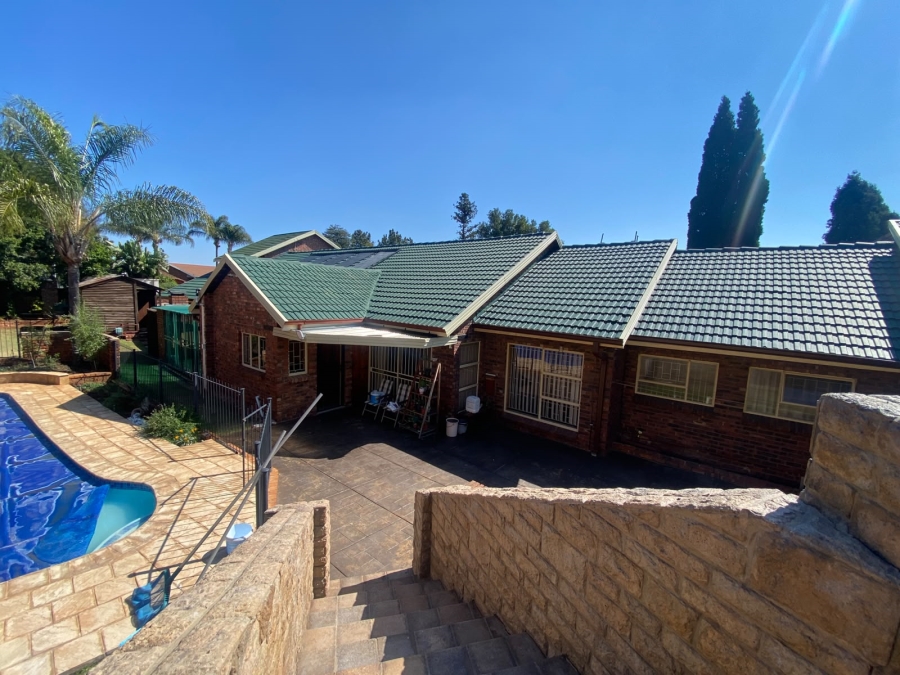 4 Bedroom Property for Sale in Moreleta Park Gauteng