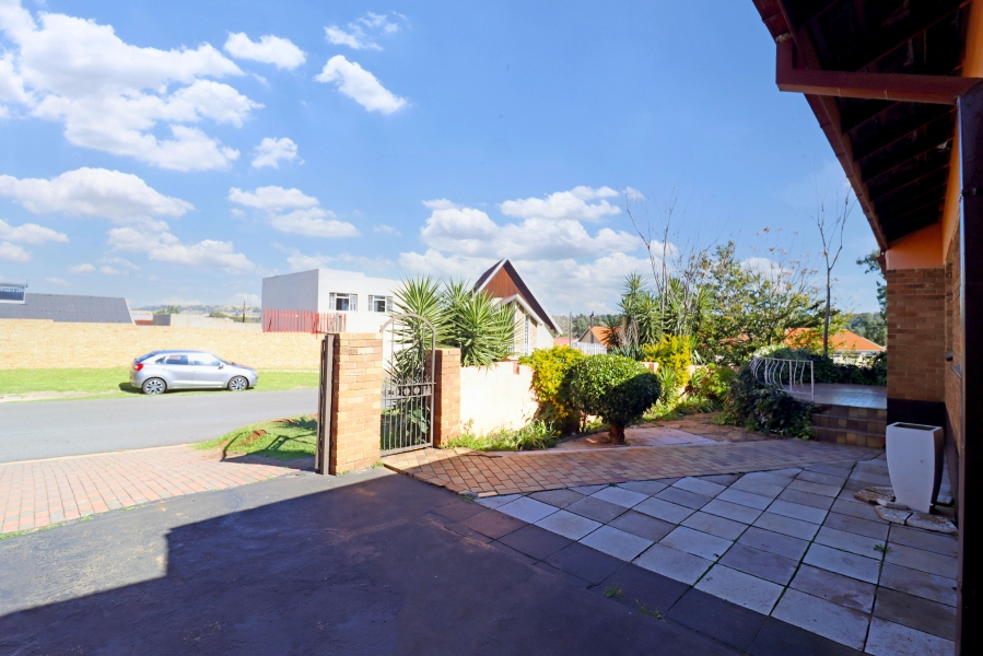 4 Bedroom Property for Sale in Bosmont Gauteng