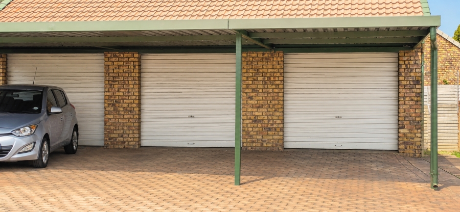 2 Bedroom Property for Sale in Die Hoewes Gauteng
