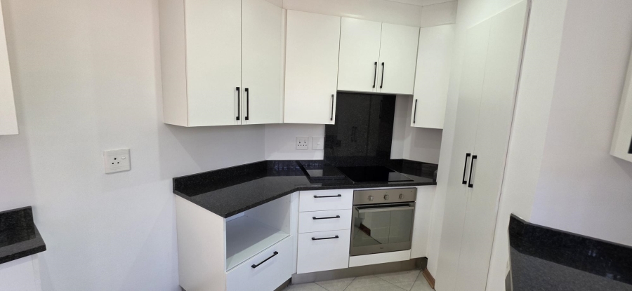 2 Bedroom Property for Sale in Die Hoewes Gauteng
