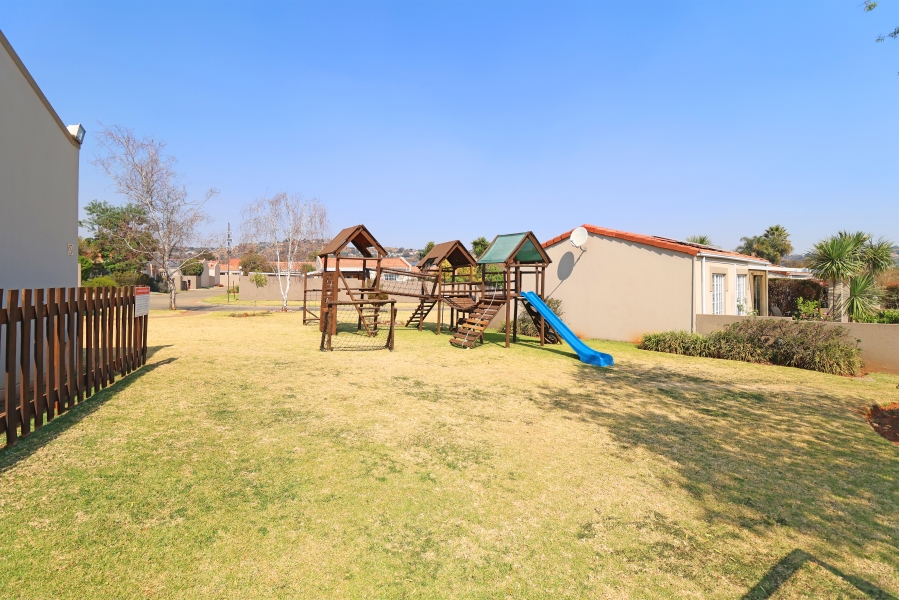 2 Bedroom Property for Sale in Fairland Gauteng