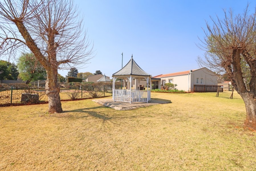 2 Bedroom Property for Sale in Fairland Gauteng