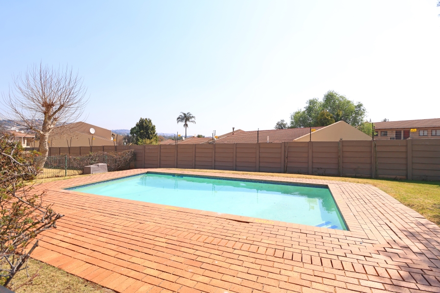 2 Bedroom Property for Sale in Fairland Gauteng