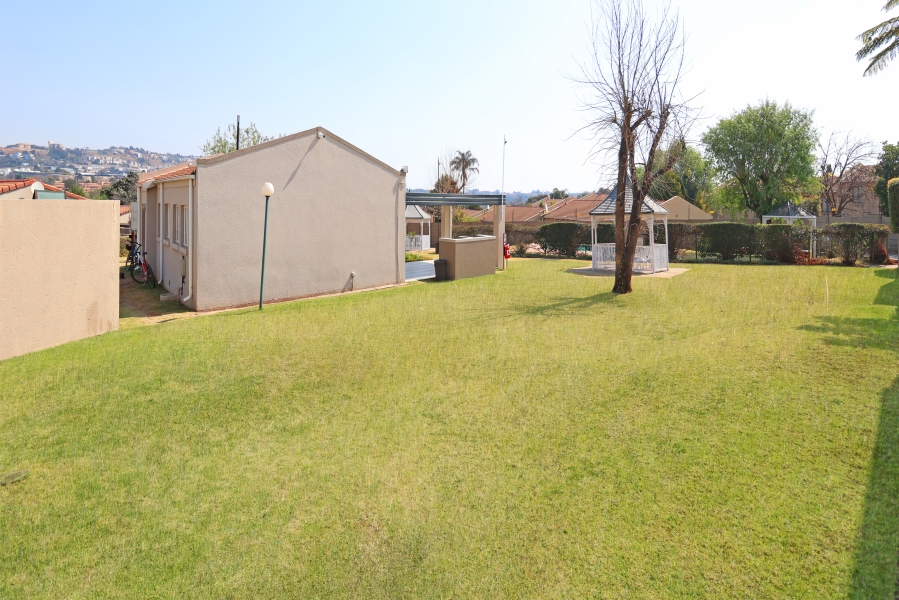 2 Bedroom Property for Sale in Fairland Gauteng