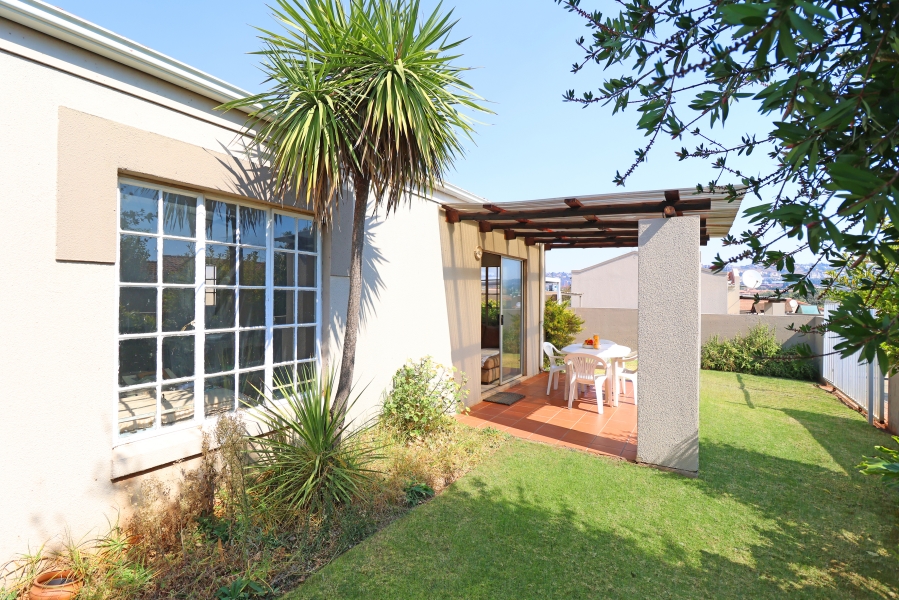 2 Bedroom Property for Sale in Fairland Gauteng