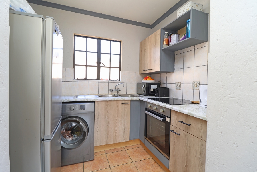 2 Bedroom Property for Sale in Fairland Gauteng