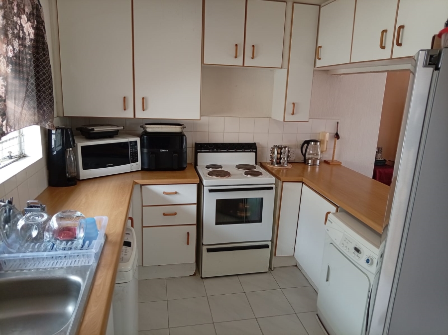 2 Bedroom Property for Sale in Sonneglans Gauteng