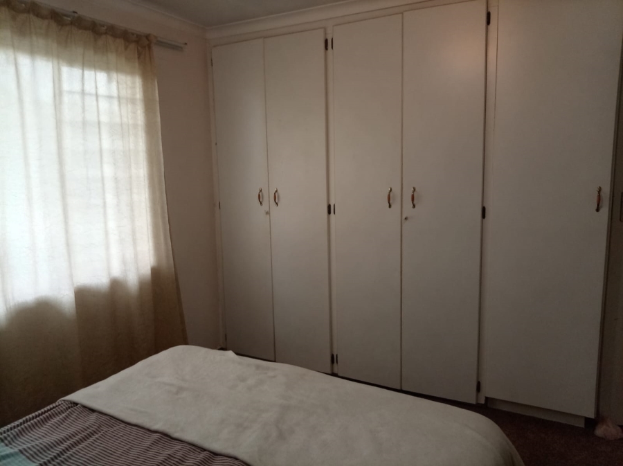 2 Bedroom Property for Sale in Sonneglans Gauteng