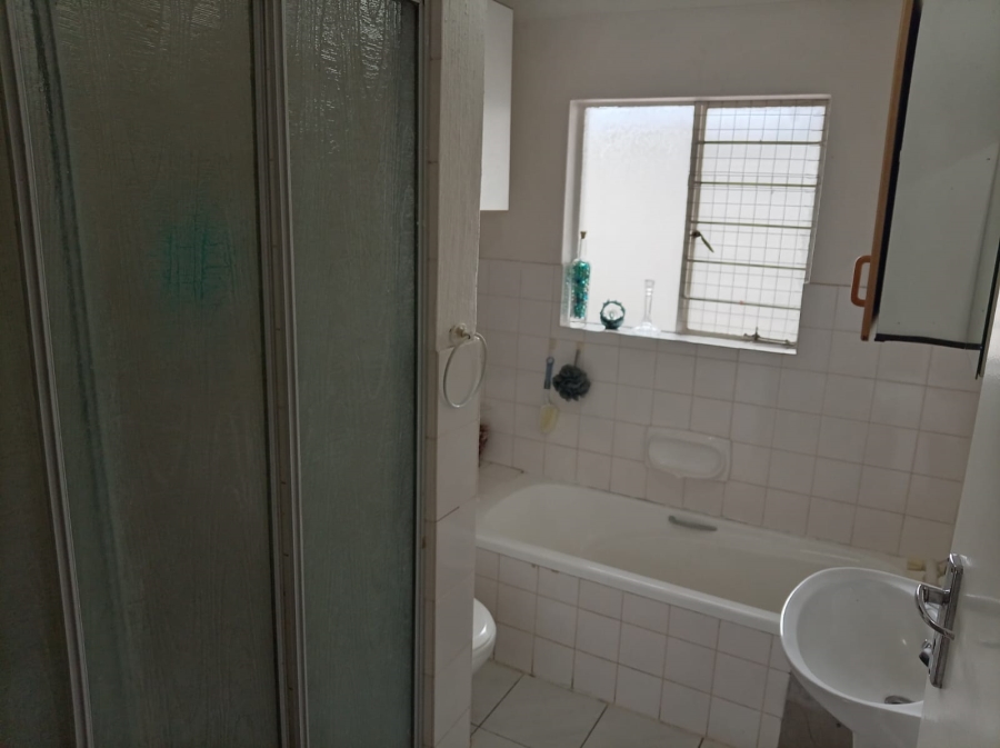 2 Bedroom Property for Sale in Sonneglans Gauteng