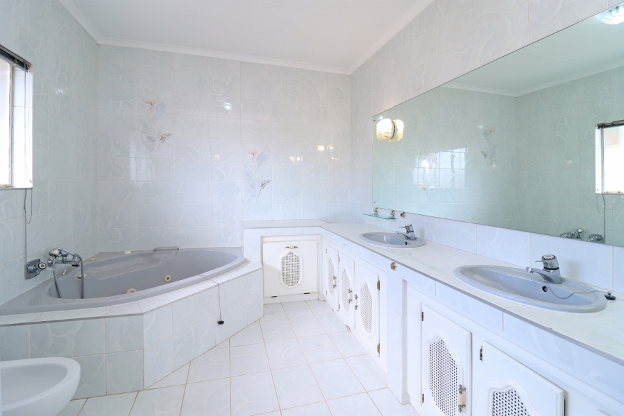 4 Bedroom Property for Sale in Lyndhurst Gauteng