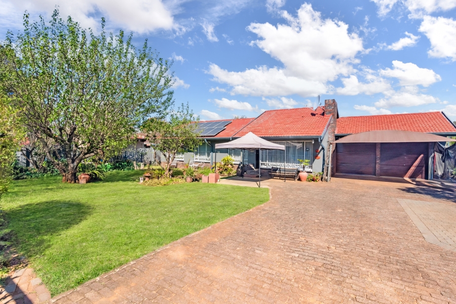 3 Bedroom Property for Sale in Horison Gauteng