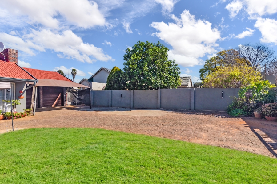 3 Bedroom Property for Sale in Horison Gauteng