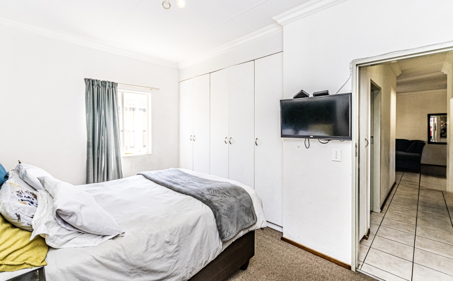 2 Bedroom Property for Sale in Sundowner Gauteng