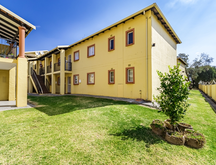 2 Bedroom Property for Sale in Sundowner Gauteng