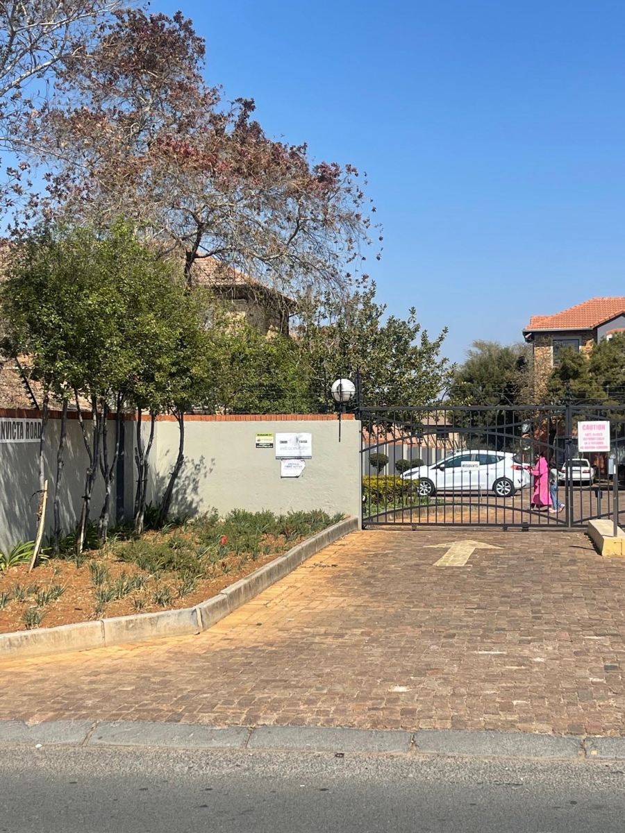 2 Bedroom Property for Sale in Halfway Gardens Gauteng