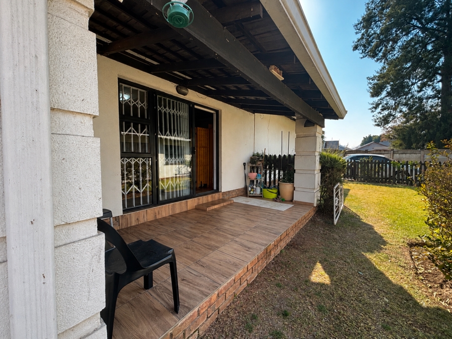 1 Bedroom Property for Sale in Brackenhurst Gauteng
