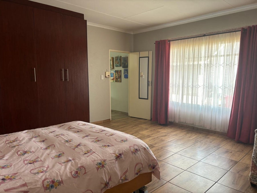 1 Bedroom Property for Sale in Brackenhurst Gauteng