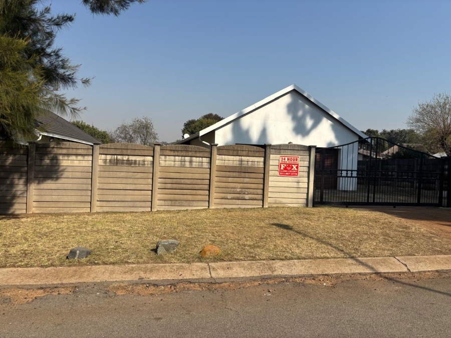 1 Bedroom Property for Sale in Brackenhurst Gauteng