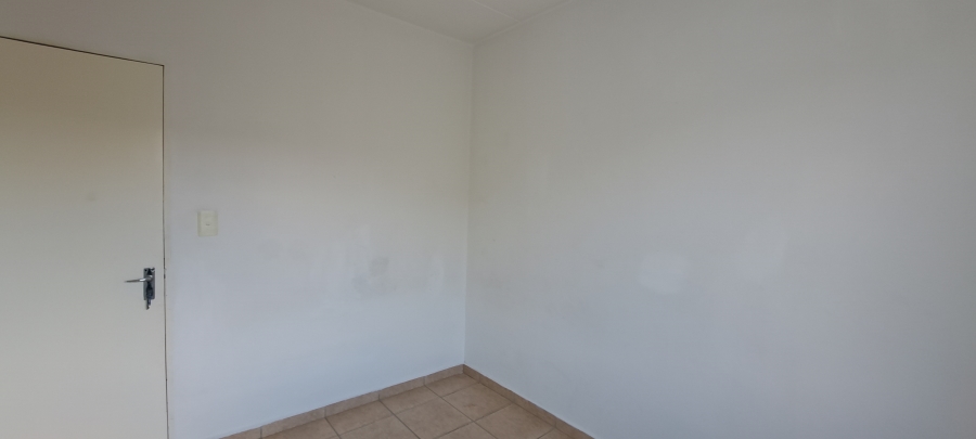 2 Bedroom Property for Sale in Fleurhof Gauteng