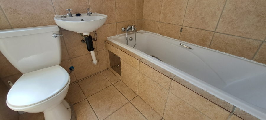 2 Bedroom Property for Sale in Fleurhof Gauteng