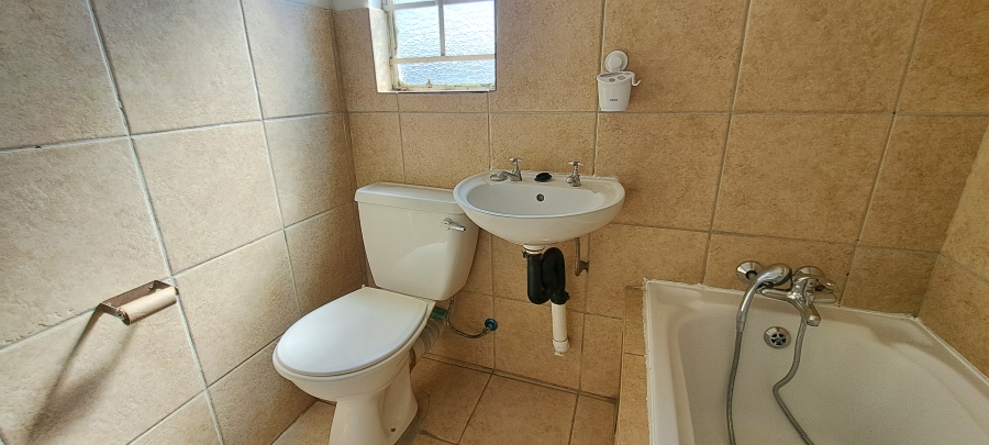 2 Bedroom Property for Sale in Fleurhof Gauteng
