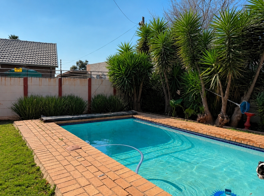 4 Bedroom Property for Sale in Verwoerdpark Gauteng