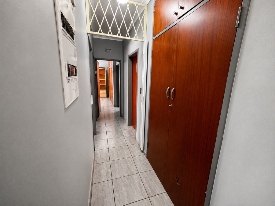 4 Bedroom Property for Sale in Verwoerdpark Gauteng