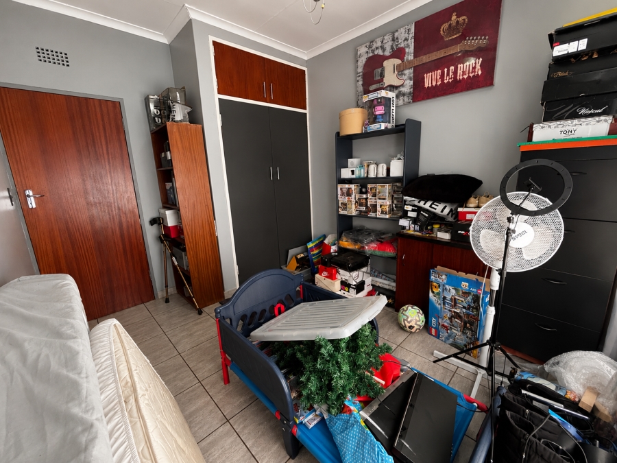 4 Bedroom Property for Sale in Verwoerdpark Gauteng
