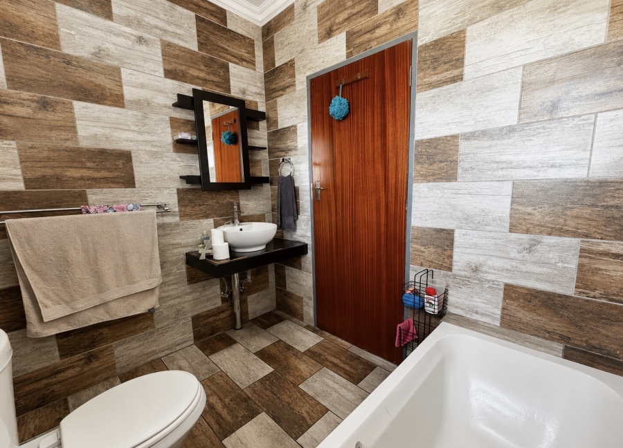 4 Bedroom Property for Sale in Verwoerdpark Gauteng