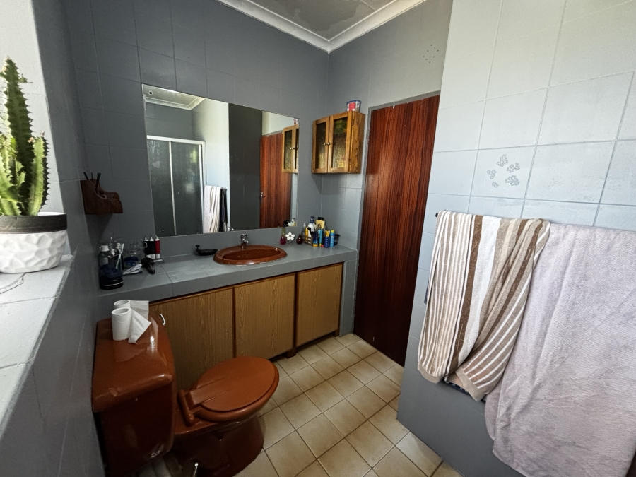 4 Bedroom Property for Sale in Verwoerdpark Gauteng