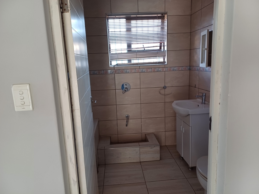 To Let 2 Bedroom Property for Rent in Tedderfield A H Gauteng