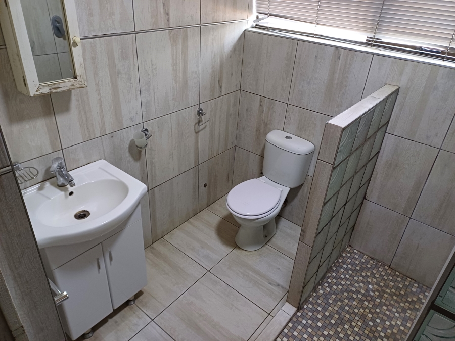 To Let 2 Bedroom Property for Rent in Tedderfield A H Gauteng