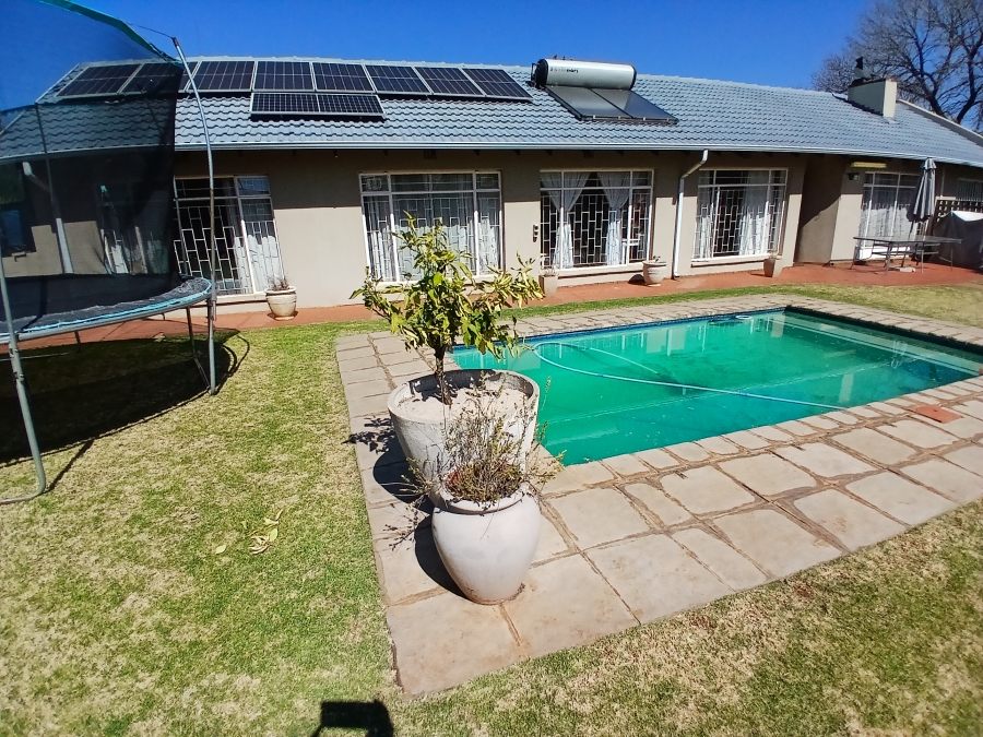 4 Bedroom Property for Sale in Dalpark Proper Gauteng