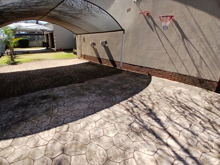 4 Bedroom Property for Sale in Dalpark Proper Gauteng