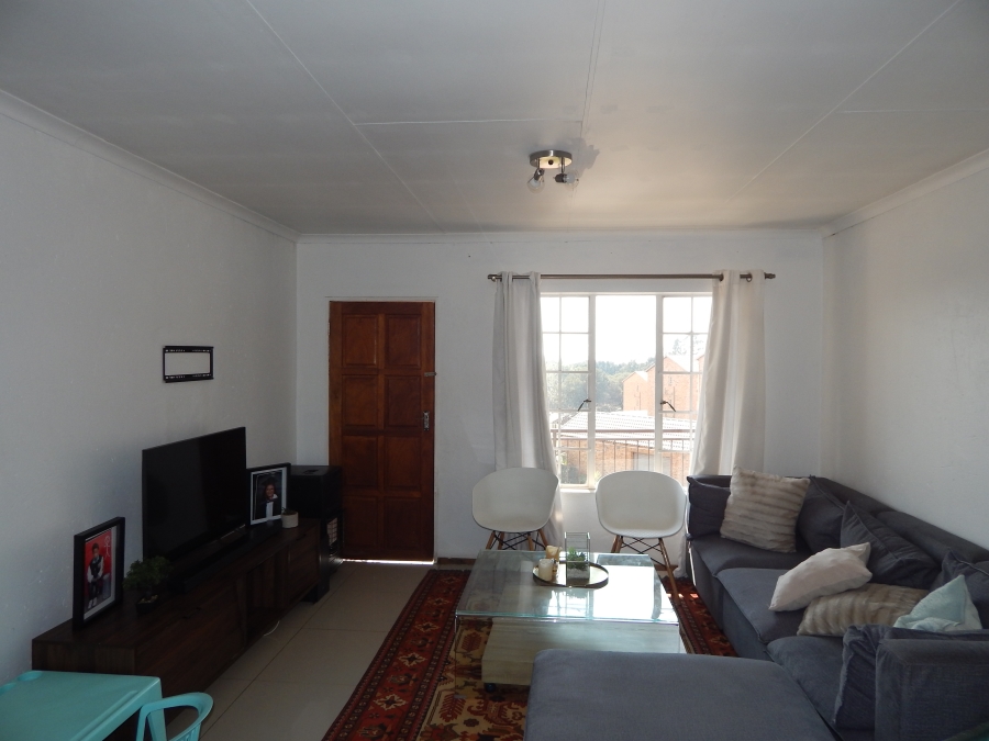 2 Bedroom Property for Sale in Chloorkop Gauteng