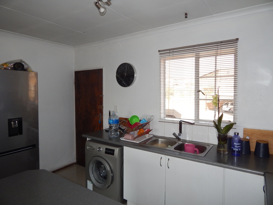 2 Bedroom Property for Sale in Chloorkop Gauteng
