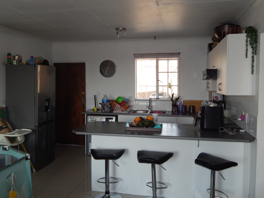 2 Bedroom Property for Sale in Chloorkop Gauteng