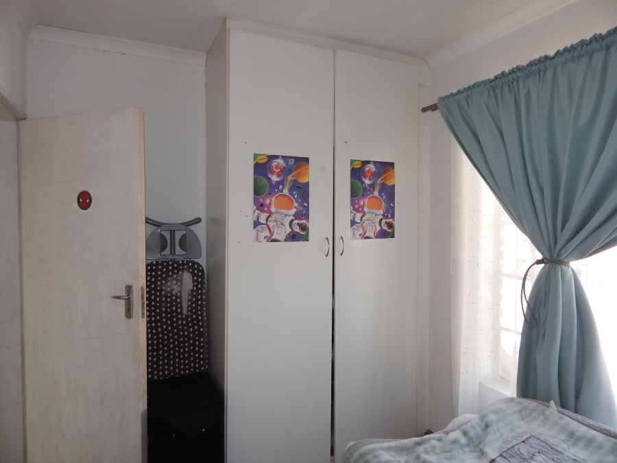 2 Bedroom Property for Sale in Chloorkop Gauteng