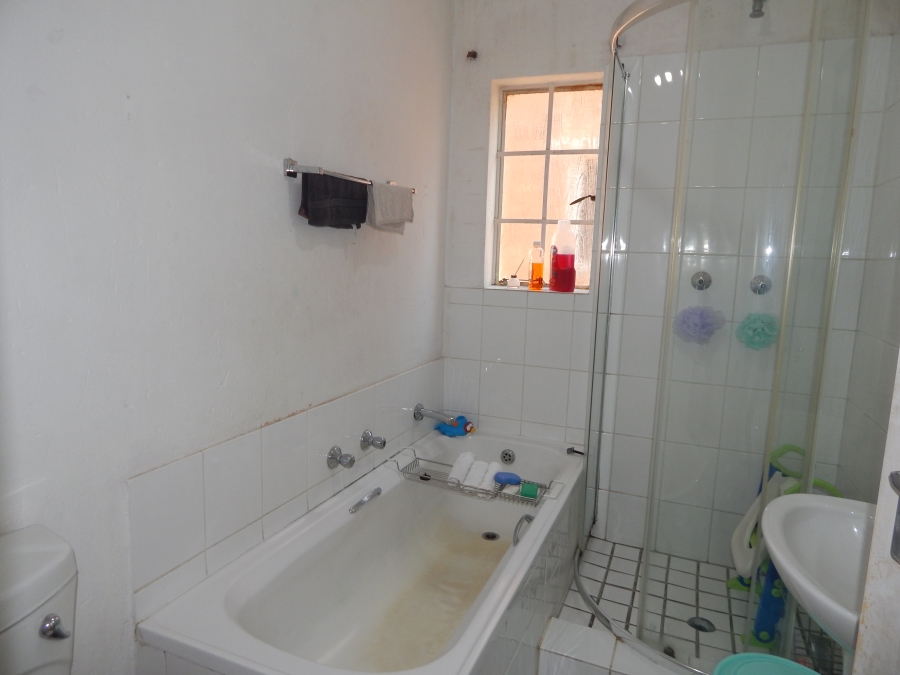 2 Bedroom Property for Sale in Chloorkop Gauteng