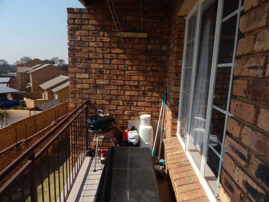 2 Bedroom Property for Sale in Chloorkop Gauteng