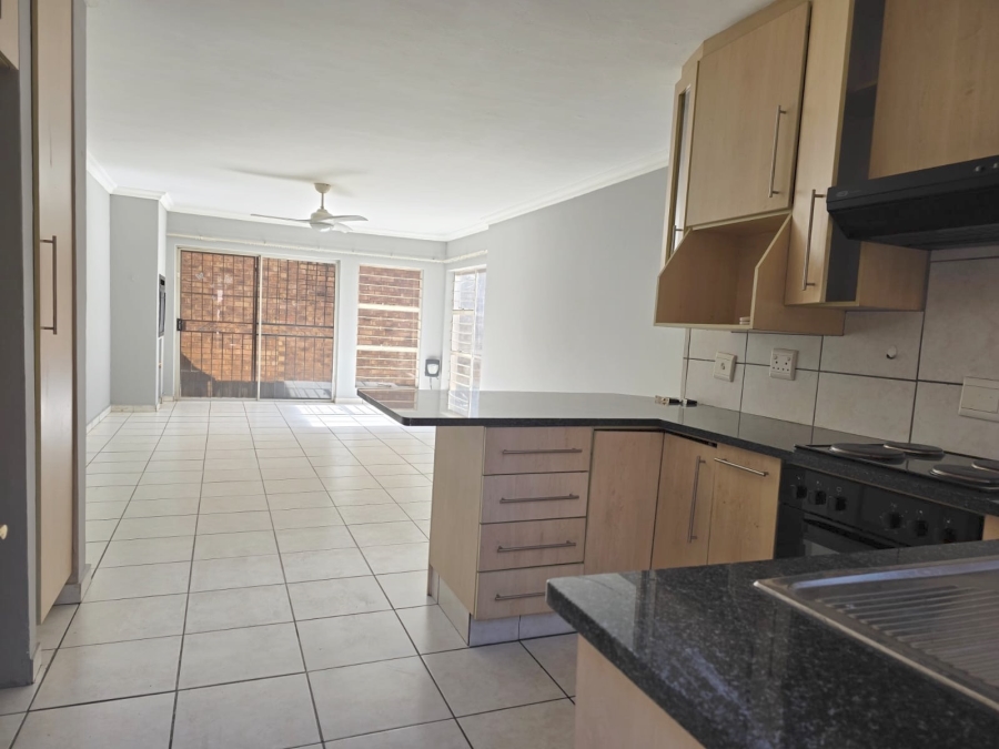 To Let 2 Bedroom Property for Rent in Nimrod Park Gauteng