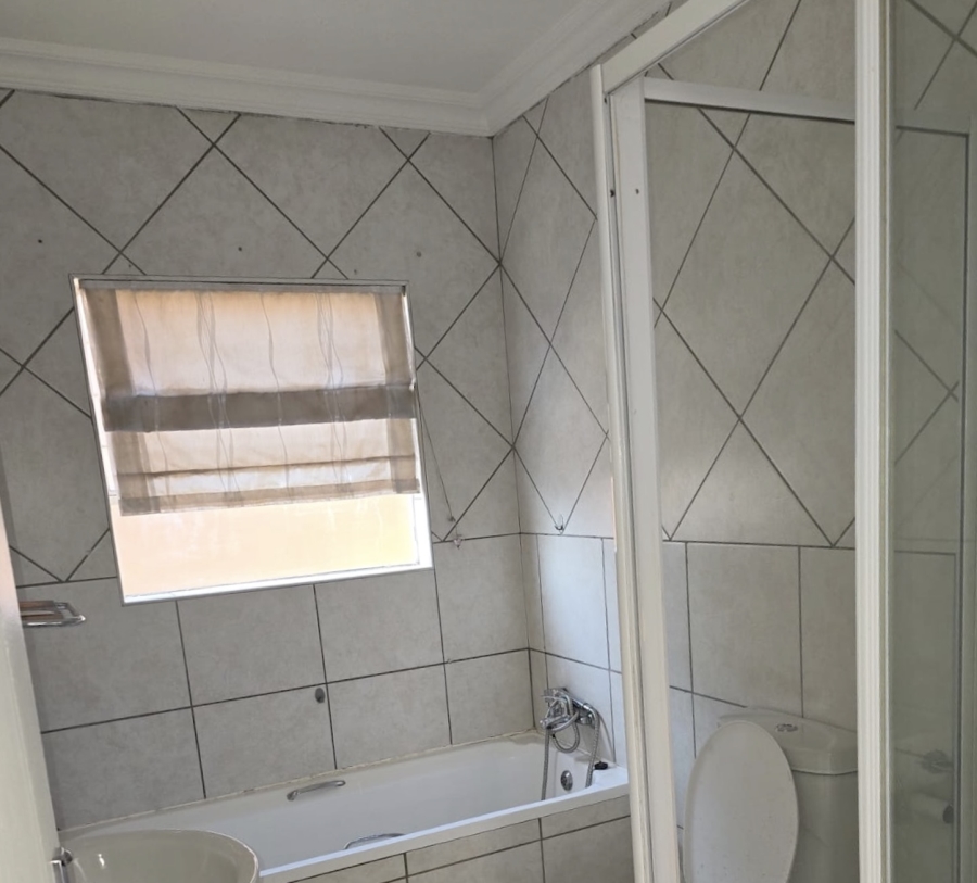 To Let 2 Bedroom Property for Rent in Nimrod Park Gauteng
