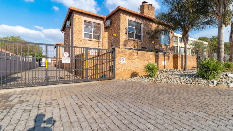 To Let 2 Bedroom Property for Rent in Nimrod Park Gauteng
