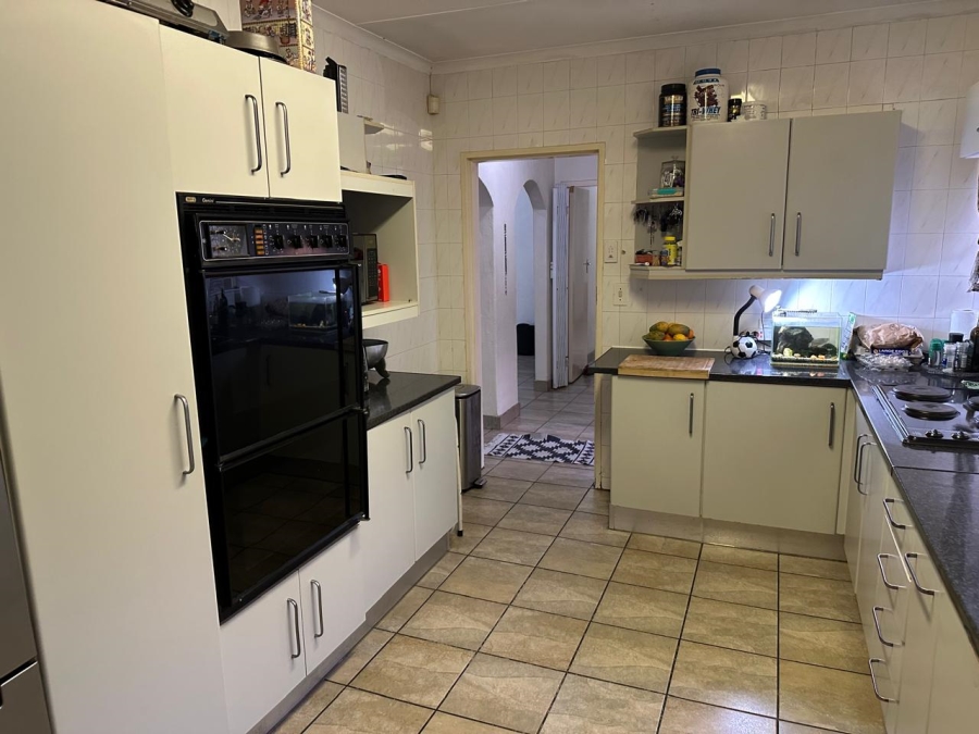 To Let 3 Bedroom Property for Rent in Olivedale Gauteng
