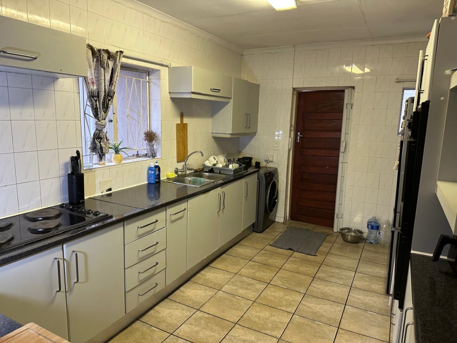To Let 3 Bedroom Property for Rent in Olivedale Gauteng